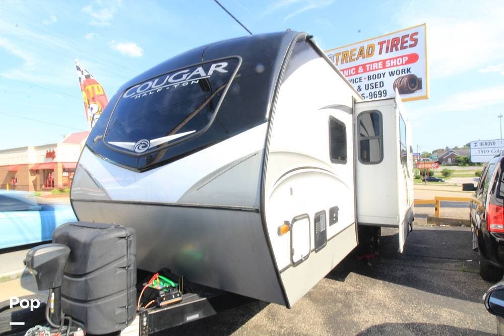 2022 Keystone Cougar 22MLS - Used Travel Trailer For Sale by Pop RVs in Groesbeck, Ohio features Air Conditioning, Awning, Slideout, Leveling Jacks