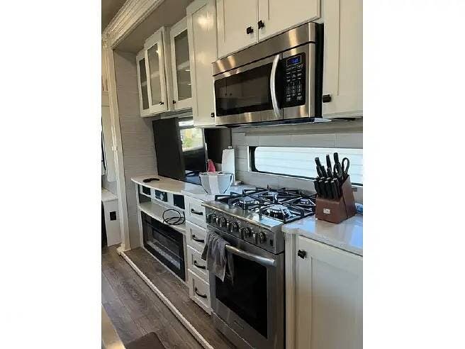 2022 Vilano 370GB by Vanleigh from Pop RVs in Mesa, Arizona