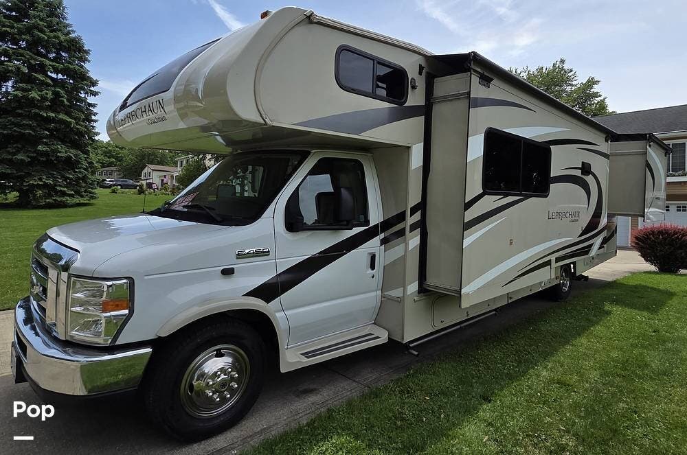 2020 Leprechaun 311FS by Coachmen from Pop RVs in Twinsburg, Ohio