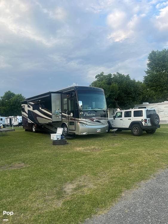 2014 Phaeton 36GH by Tiffin from Pop RVs in Charlotte, North Carolina