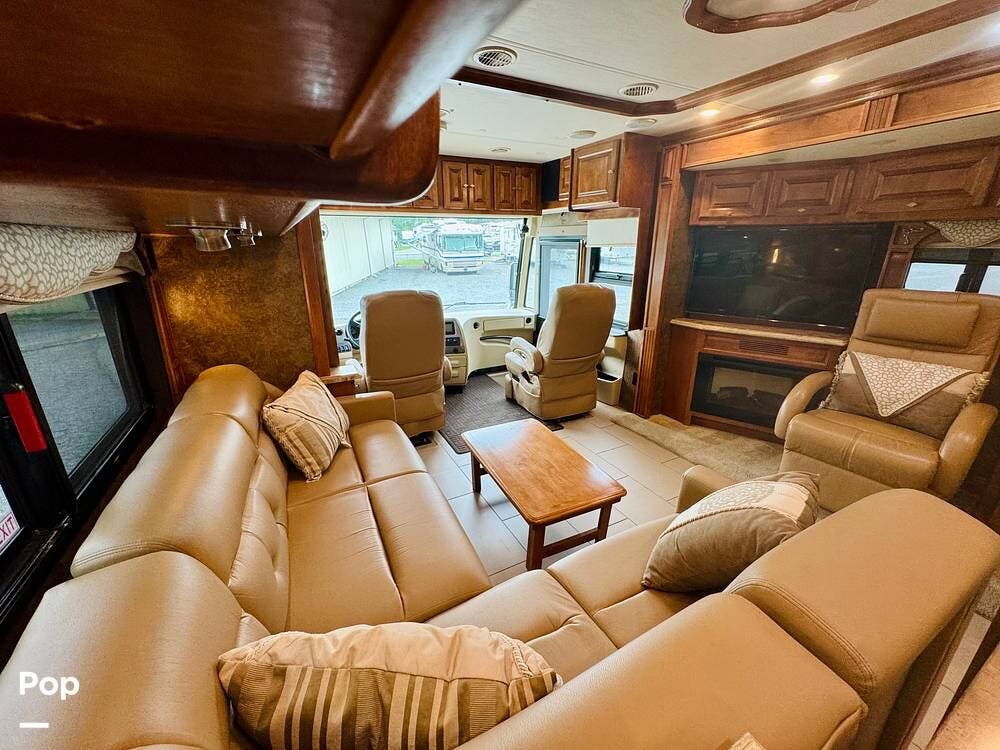 2014 Phaeton 36GH by Tiffin from Pop RVs in Charlotte, North Carolina