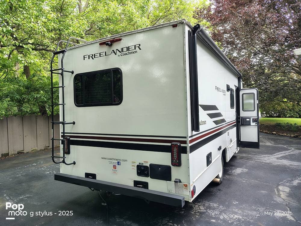 2022 Freelander Coachmen  23FS by Coachmen from Pop RVs in Mahomet, Illinois