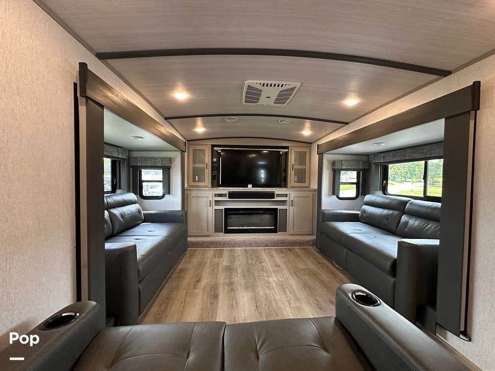 2023 Salem Hemisphere 378FL by Forest River from Pop RVs in Raymore, Missouri