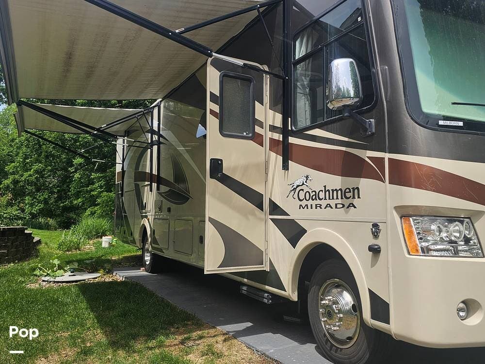 2018 Coachmen Mirada 35KB - Used Class A For Sale by Pop RVs in Johnston, Iowa features Leveling Jacks, Awning, Slideout, Air Conditioning, Generator