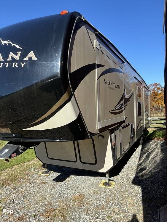 2017 Montana High Country 370BR by Keystone from Pop RVs in Stockton, New Jersey