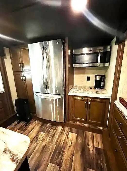 2018 Sierra 38FKOK by Forest River from Pop RVs in Brandenburg, Kentucky