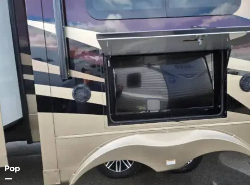 2021 Heartland Landmark 365 LM Chesapeake - Used Fifth Wheel For Sale by Pop RVs in Blair, Nebraska features Air Conditioning, Awning, Leveling Jacks, Slideout