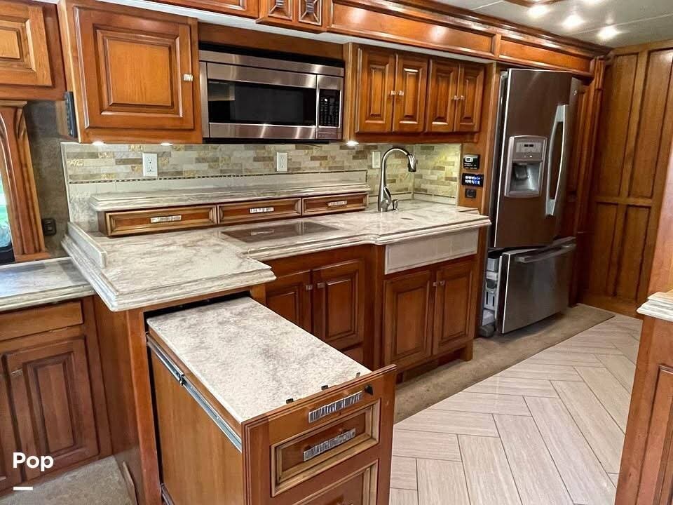 2014 Tiffin Allegro Bus 37AP - Used Diesel Pusher For Sale by Pop RVs in Port Orange, Florida features Awning, Slideout, Generator, Air Conditioning