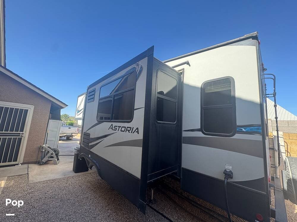 2018 Dutchmen Astoria 2513RLF - Used Fifth Wheel For Sale by Pop RVs in Mesa, Arizona features Air Conditioning, Slideout, Leveling Jacks