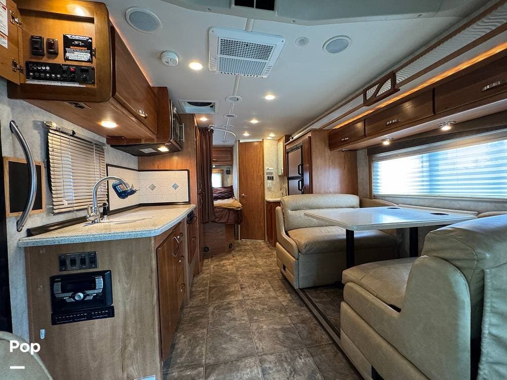 2011 Fleetwood Jamboree DSL 24D - Used Class C For Sale by Pop RVs in North Hollywood, California features Generator, Leveling Jacks, Slideout, Air Conditioning, Awning
