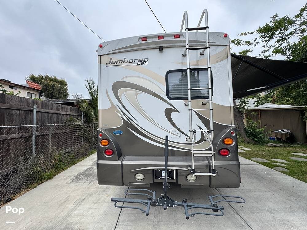 2011 Jamboree DSL 24D by Fleetwood from Pop RVs in North Hollywood, California