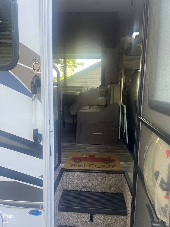 2023 Thor Motor Coach Four Winds 22B - Used Class C For Sale by Pop RVs in Phillipsburg, New Jersey features Air Conditioning, Awning, Generator, Slideout