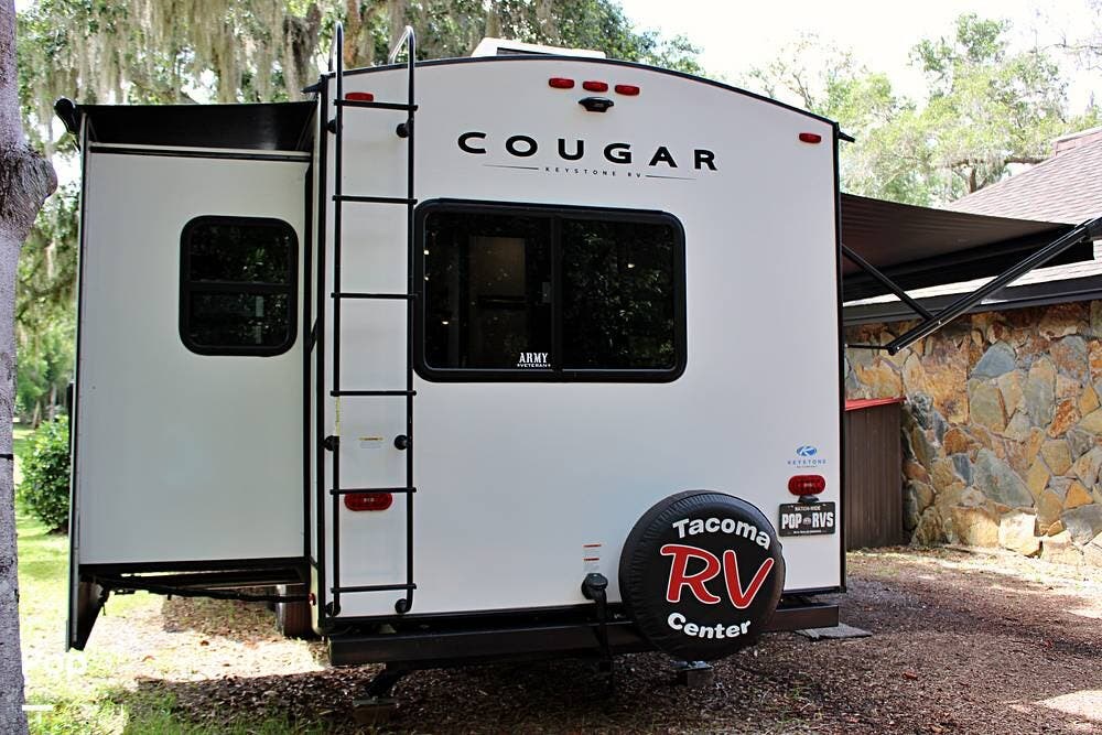2025 Cougar 25FKD by Keystone from Pop RVs in Tarpon Springs, Florida