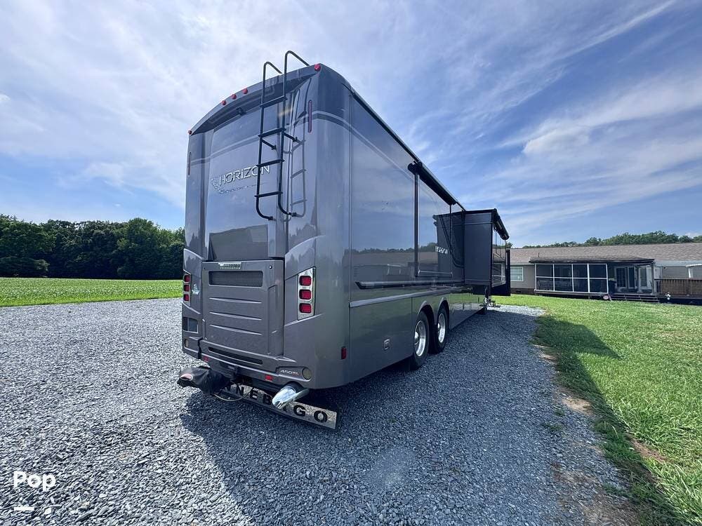2019 Horizon 42Q by Winnebago from Pop RVs in Indian Trail, North Carolina