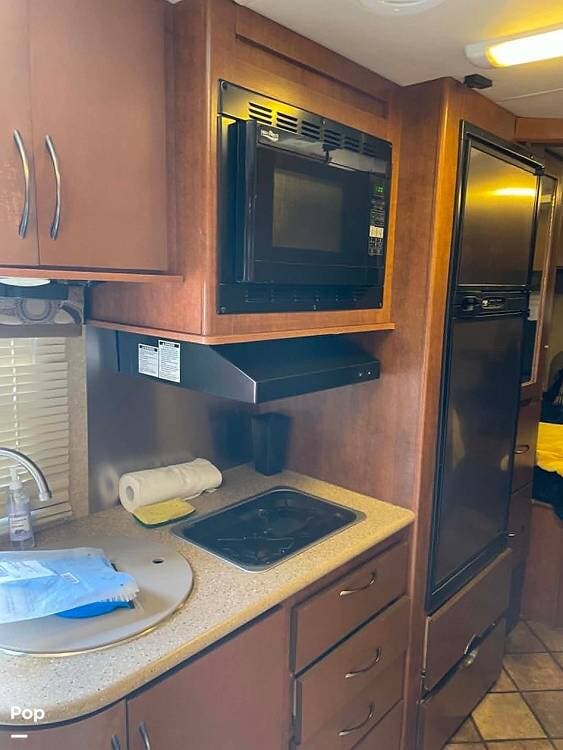 2014 Thor Motor Coach Siesta 24T - Used Class B For Sale by Pop RVs in Coden, Alabama features Air Conditioning, Slideout