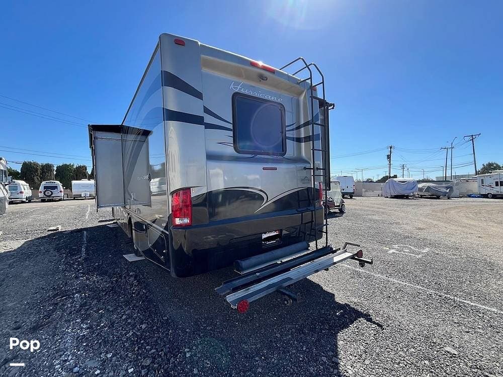 2012 Thor Motor Coach Hurricane 29X - Used Class A For Sale by Pop RVs in Seal Beach, California features Slideout