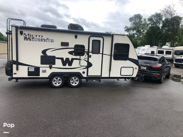 2016 Winnebago Micro Minnie 2106DS - Used Travel Trailer For Sale by Pop RVs in Pittsburgh, Pennsylvania features Slideout