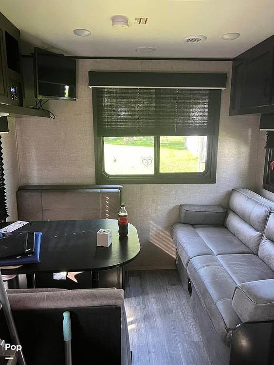 2022 Jayco Jay Flight SLX 212QB - Used Travel Trailer For Sale by Pop RVs in Lawrenceburg, Kentucky features Awning, Leveling Jacks