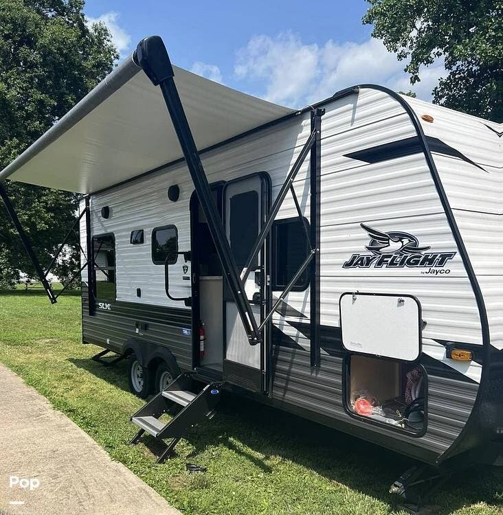 2022 Jayco Jay Flight SLX 212QB - Used Travel Trailer For Sale by Pop RVs in Lawrenceburg, Kentucky features Leveling Jacks, Air Conditioning, Awning