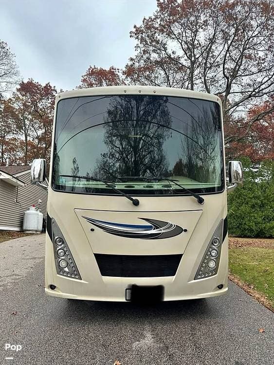 2018 Thor Motor Coach Windsport 29M - Used Class A For Sale by Pop RVs in Bellingham, Massachusetts features Slideout