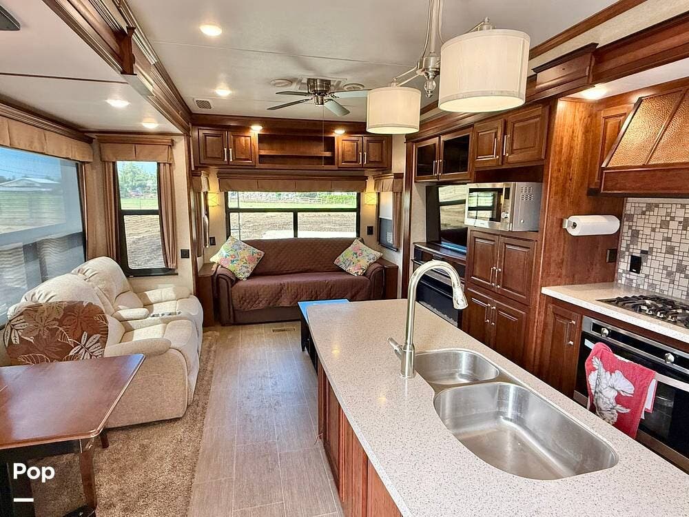 2018 Keystone Alpine 3651RL - Used Fifth Wheel For Sale by Pop RVs in Enumclaw, Washington features Leveling Jacks, Air Conditioning, Awning, Slideout