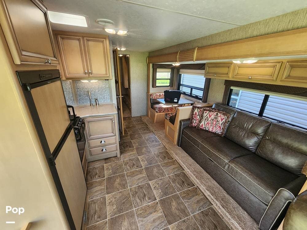 2016 Newmar Bay Star Sport 2702 - Used Class A For Sale by Pop RVs in Clayton, New York features Leveling Jacks, Generator, Air Conditioning, Slideout, Awning
