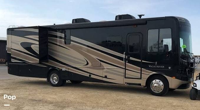 Used 2016 Holiday Rambler Vacationer 35DK available in Le Claire, Iowa
