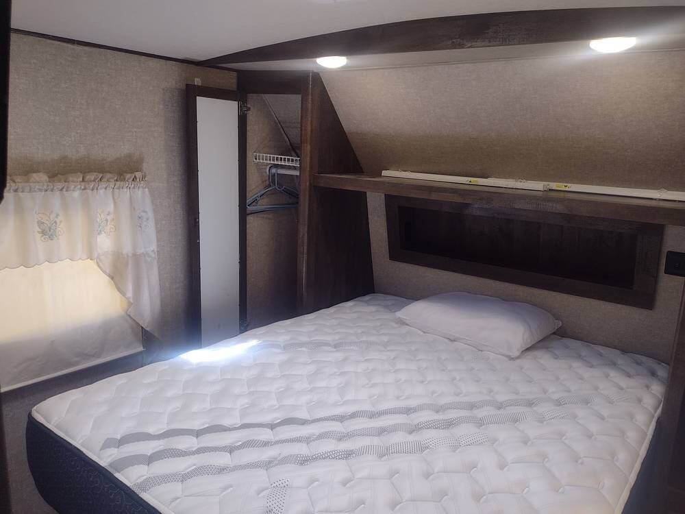 2018 Vibe 288RLS by Forest River from Pop RVs in Greeneville, Tennessee