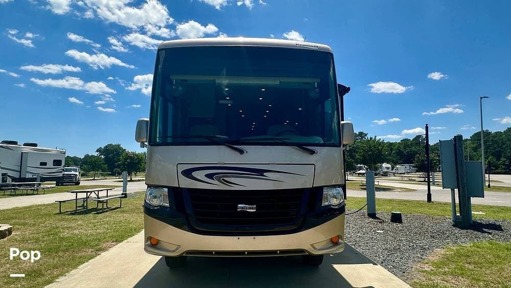 Used 2014 Newmar Bay Star 3124 available in Supply, North Carolina