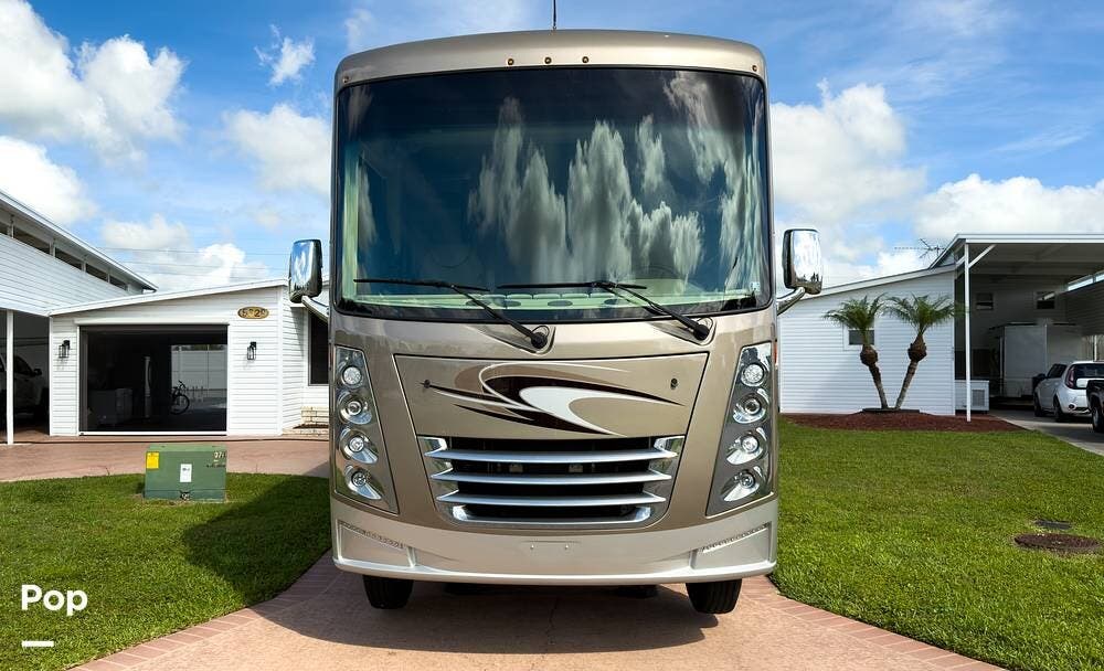 2020 Thor Motor Coach Challenger 37FH - Used Class A For Sale by Pop RVs in Polk City, Florida features Air Conditioning, Awning, Generator, Slideout, Leveling Jacks