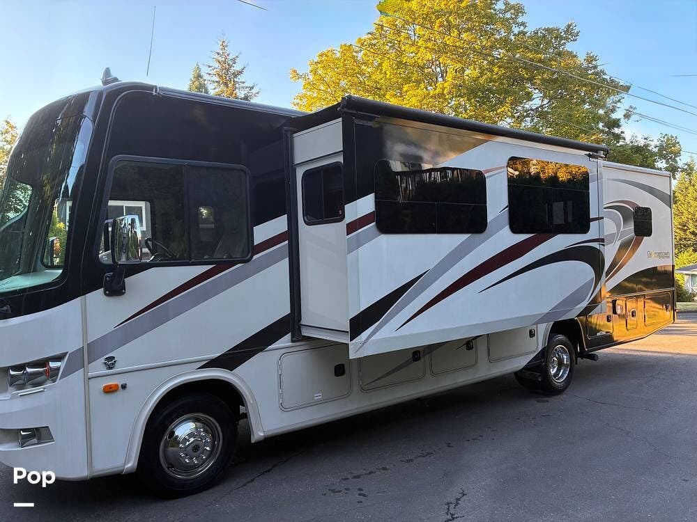 2017 Forest River Georgetown GT5 31R5 - Used Class A For Sale by Pop RVs in Wilsonville, Oregon features Air Conditioning, Leveling Jacks, Awning, Generator, Slideout