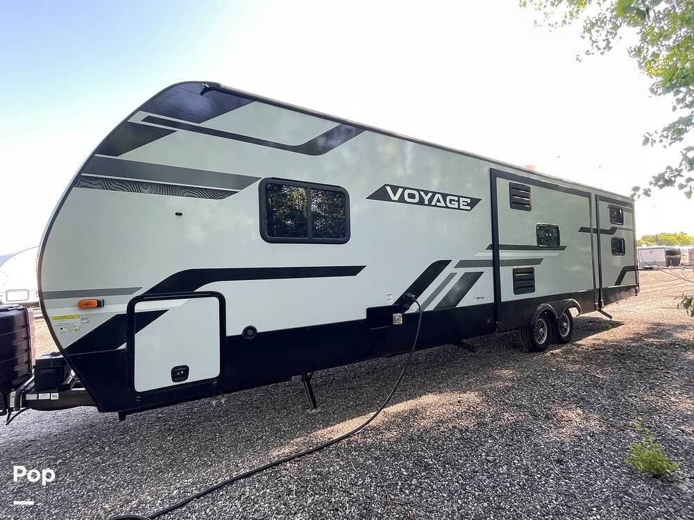 2024 Voyage 3538BR by Winnebago from Pop RVs in Auburn Hills, Michigan