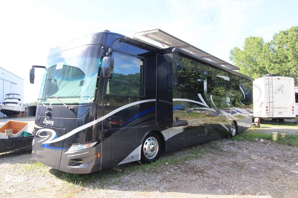 2018 Legacy 38C by Forest River from Pop RVs in Cincinnati, Ohio