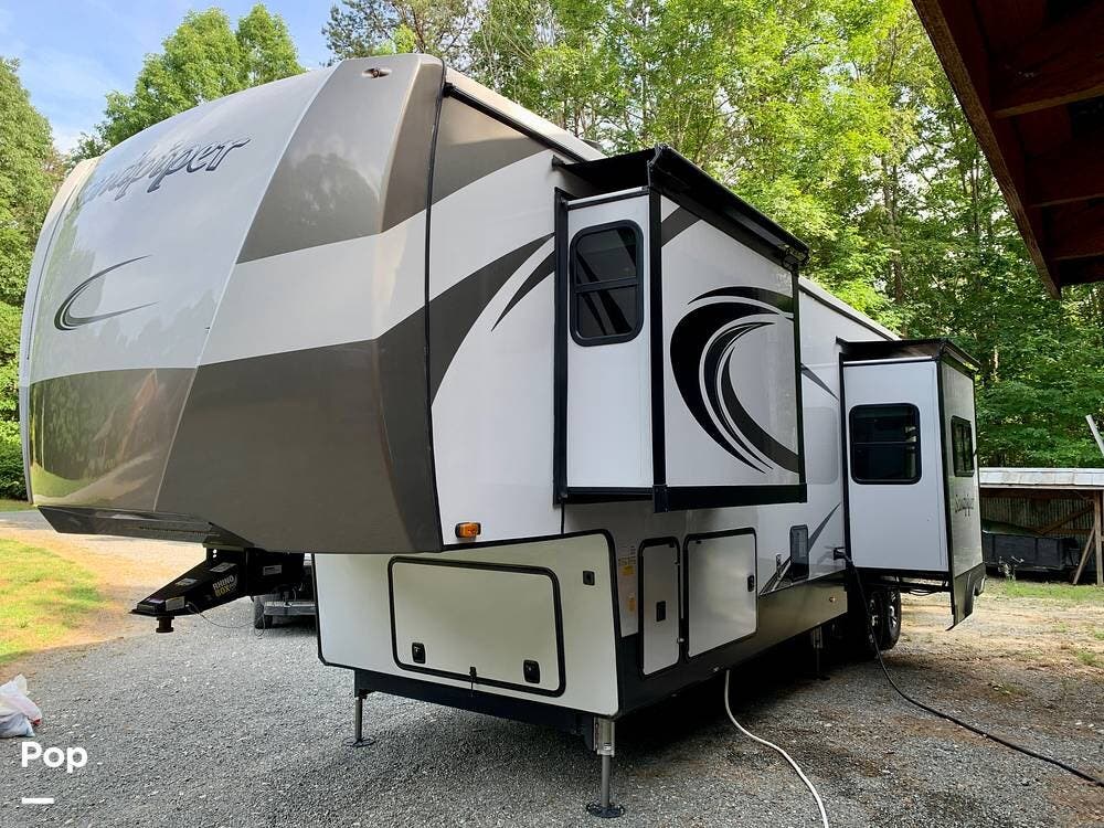 2022 Forest River Sandpiper 39BARK - Used Fifth Wheel For Sale by Pop RVs in Lexington, North Carolina features Slideout, Leveling Jacks, Awning, Air Conditioning