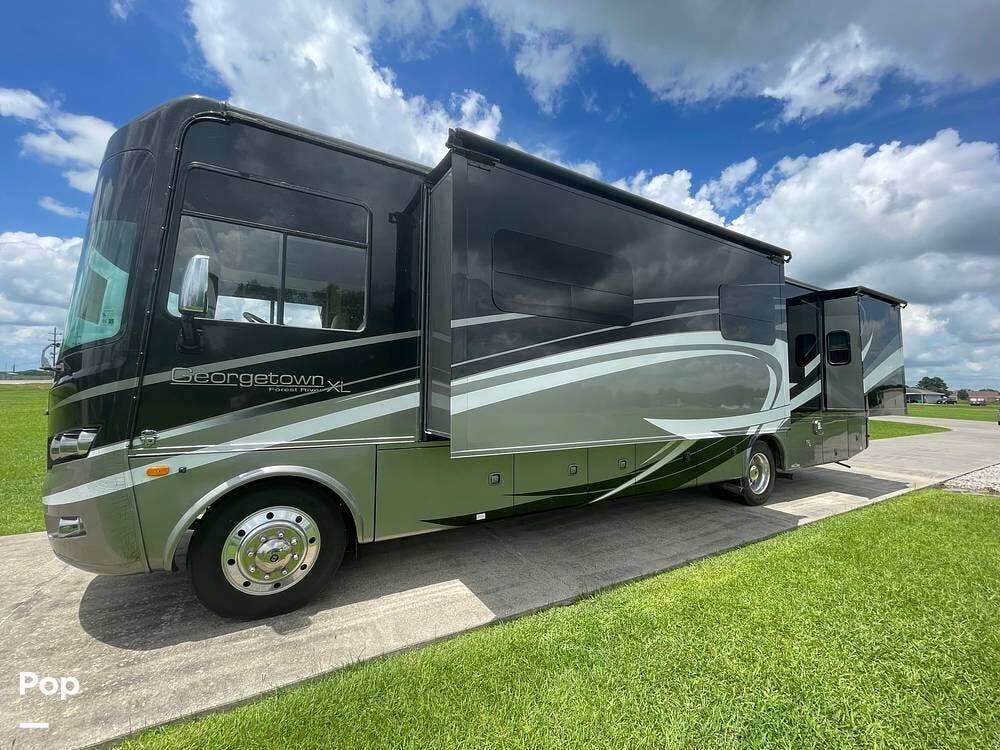 2015 Forest River Georgetown XL 377TS - Used Class A For Sale by Pop RVs in Mamou, Louisiana features Leveling Jacks, Generator, Awning, Air Conditioning, Slideout
