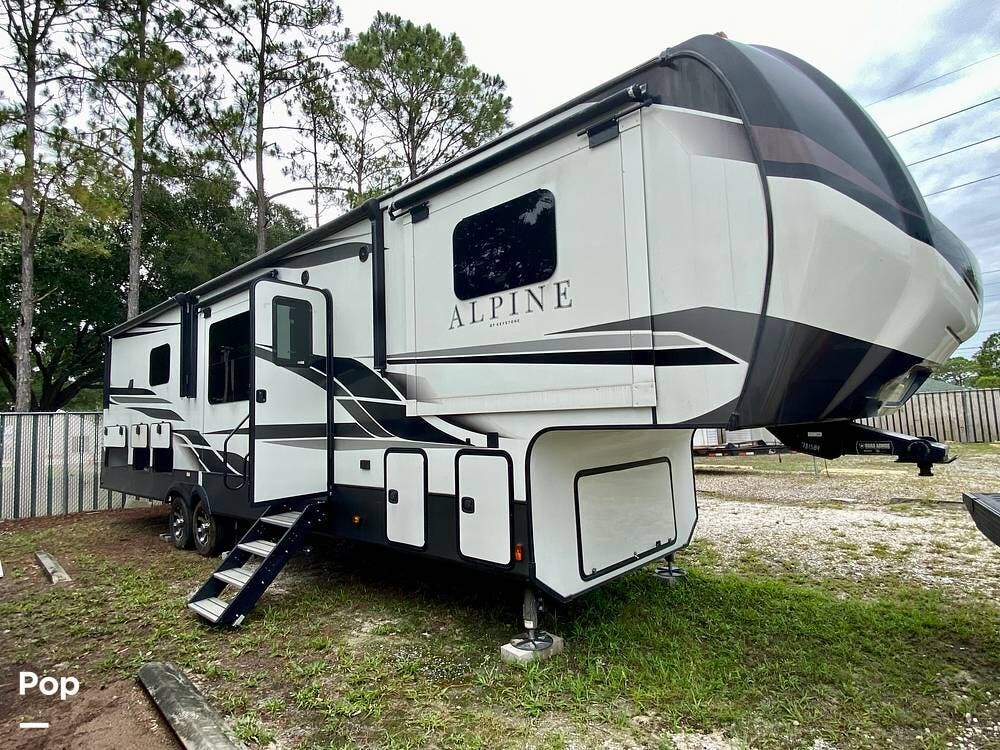 2021 Alpine 3700FL by Keystone from Pop RVs in Sebring, Florida