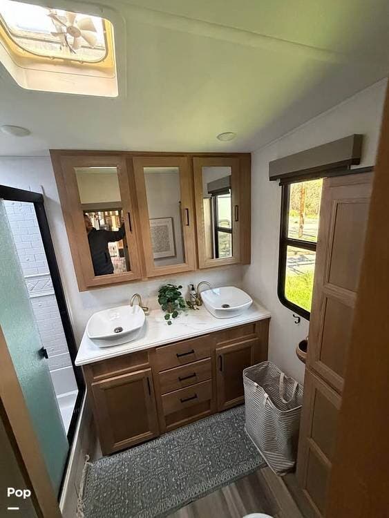 2023 Prime Time Sanibel 3802WB - Used Fifth Wheel For Sale by Pop RVs in Merlin, Oregon features Awning, Leveling Jacks, Air Conditioning, Slideout