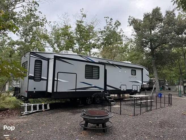 2022 Arctic Wolf CHEROKEE 3660 SUITE by Cherokee from Pop RVs in Egg Harbor Township, New Jersey