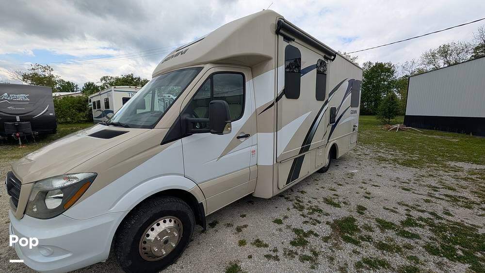 Used 2020 Thor Motor Coach Gemini 24SX available in Zionsville, Indiana