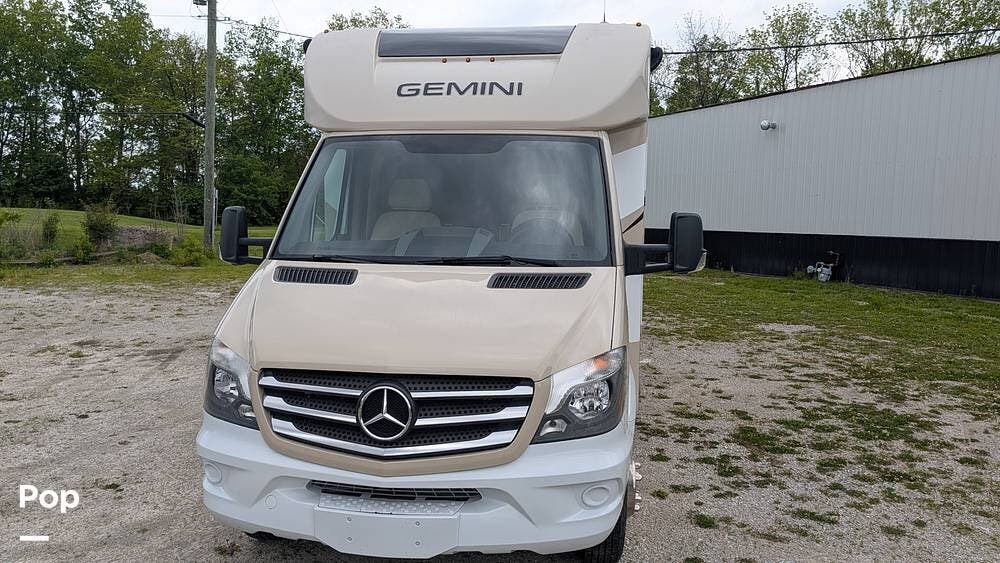 2020 Gemini 24SX by Thor Motor Coach from Pop RVs in Zionsville, Indiana