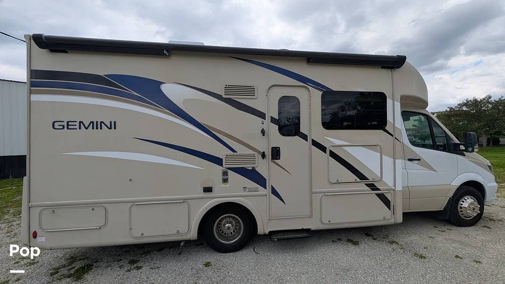 2020 Gemini 24SX by Thor Motor Coach from Pop RVs in Zionsville, Indiana
