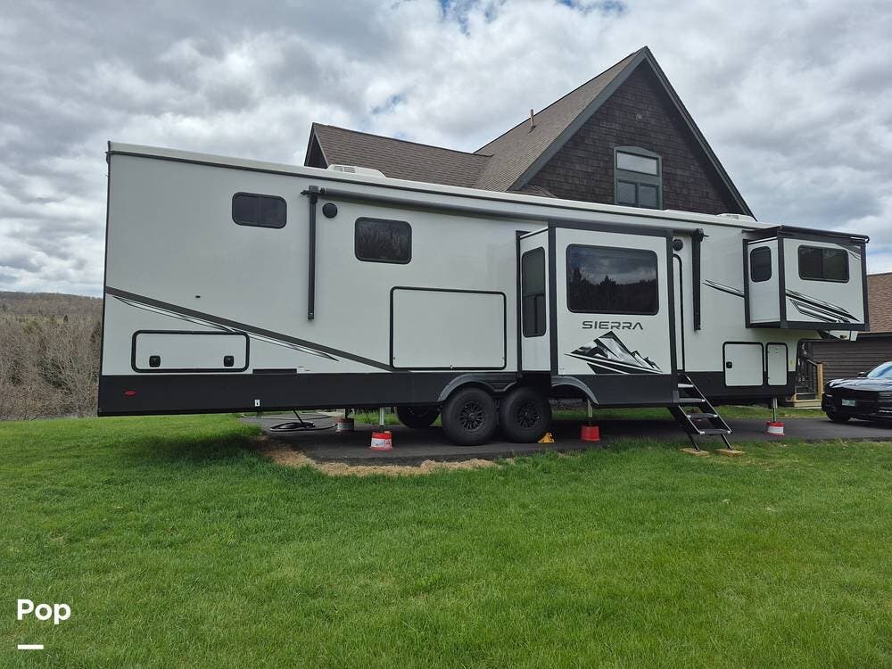 2024 Forest River Sierra 391FLRB - Used Fifth Wheel For Sale by Pop RVs in Dummer, New Hampshire features Slideout, Awning, Leveling Jacks, Air Conditioning