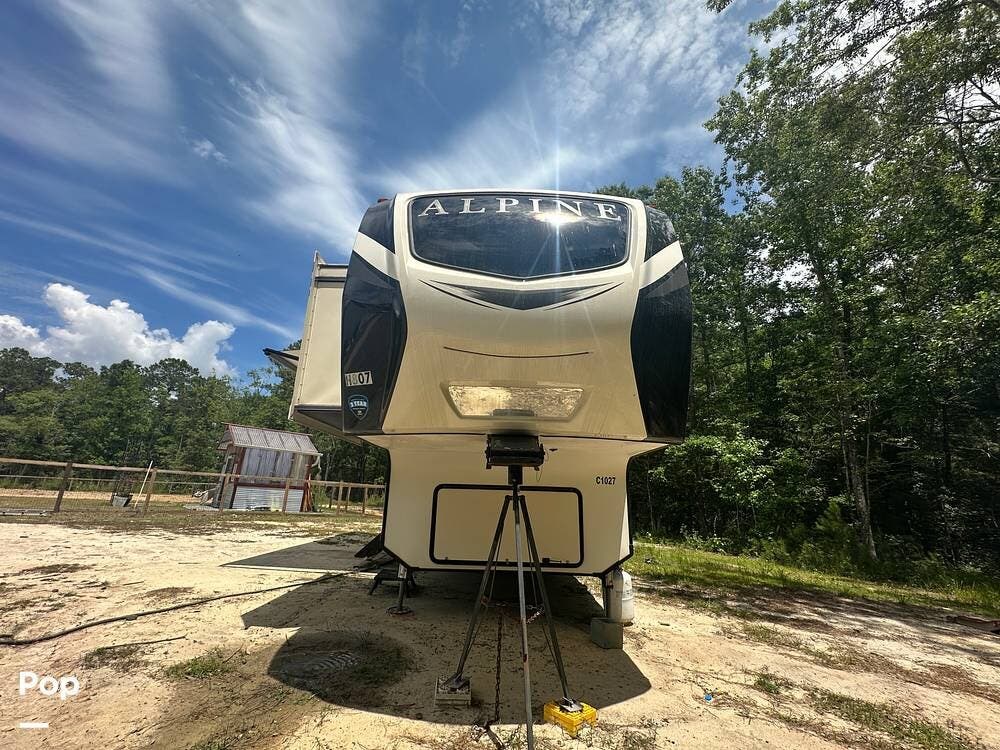 2018 Alpine 3800 FK by Keystone from Pop RVs in Supply, North Carolina