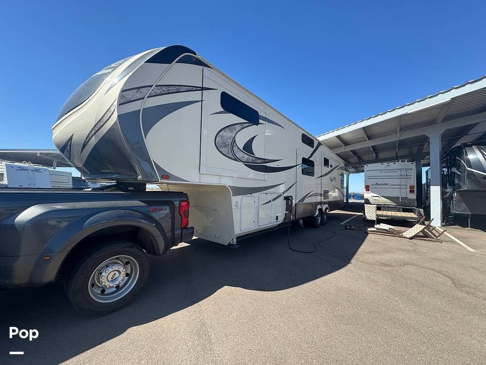 2019 Grand Design Solitude 377MBS - Used Fifth Wheel For Sale by Pop RVs in Tonopah, Arizona features Slideout, Air Conditioning, Awning, Leveling Jacks