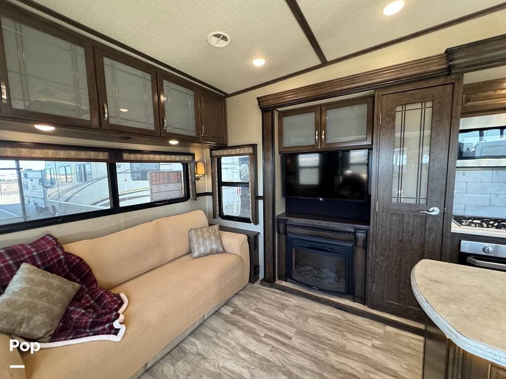 2019 Solitude 377MBS by Grand Design from Pop RVs in Tonopah, Arizona