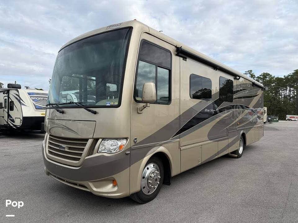 2016 Bay Star 3518 by Newmar from Pop RVs in Pittsfield, Maine