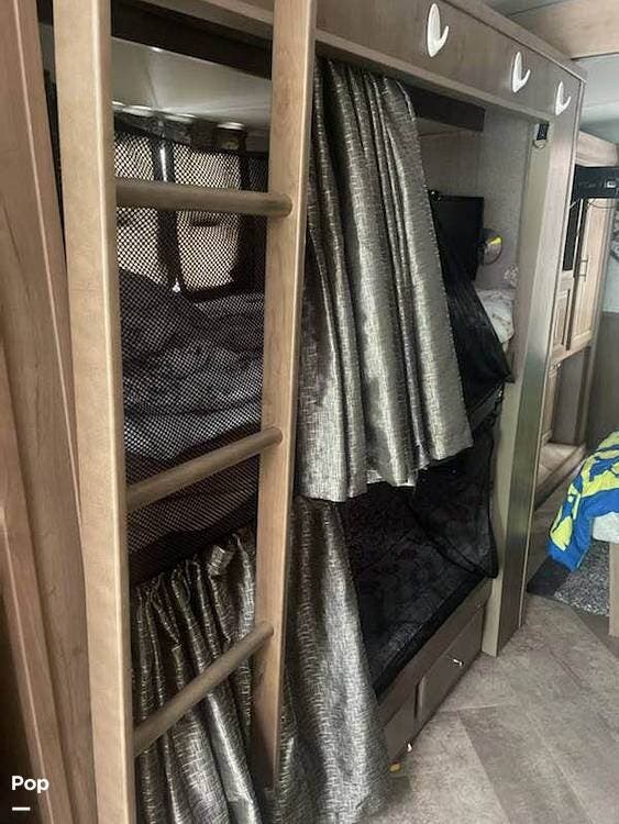 2020  Georgetown GT5 Series 36B - Used Class A For Sale by Pop RVs in Valencia, California features Slideout