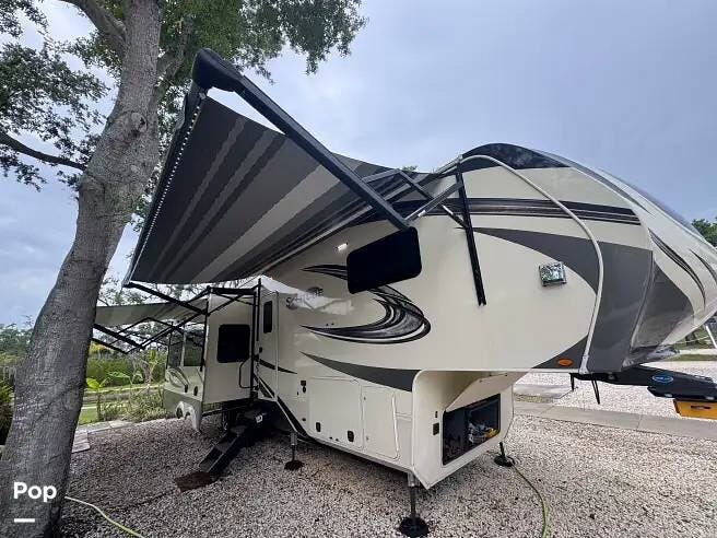 2021 Grand Design Solitude 345GK - Used Fifth Wheel For Sale by Pop RVs in Palm Harbor, Florida features Slideout