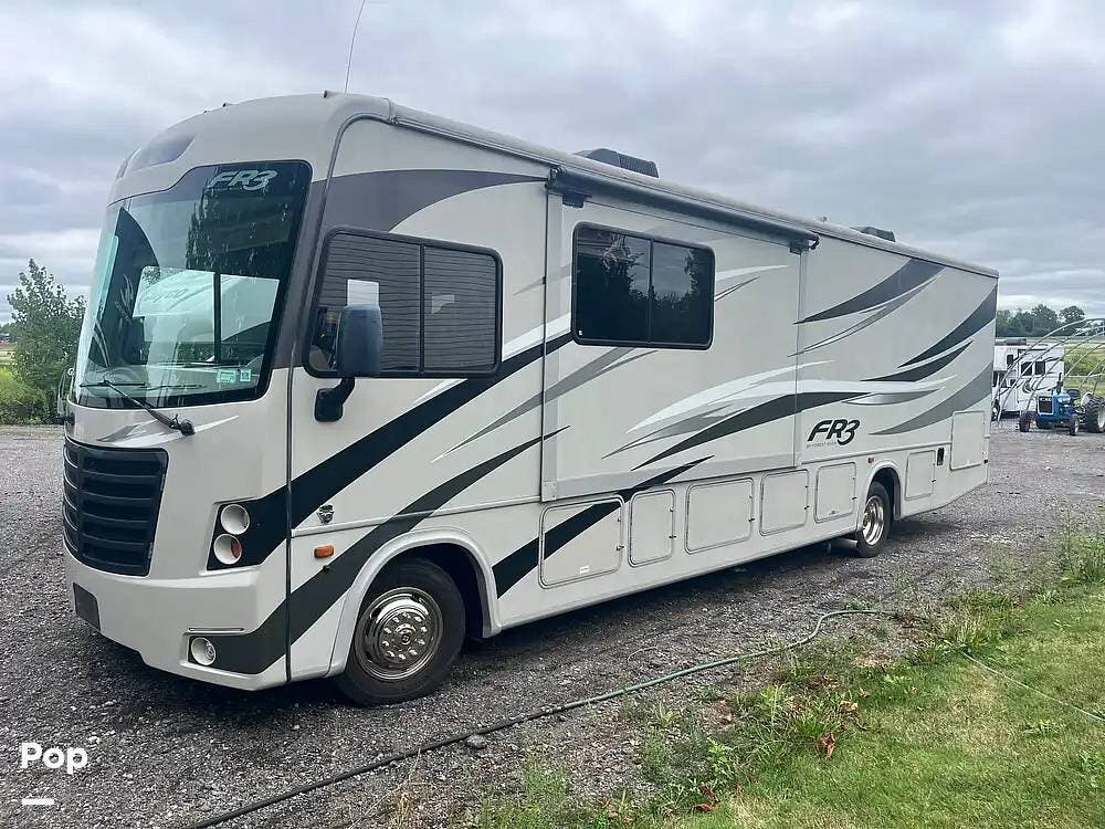 2017 Forest River FR3 32DS - Used Class A For Sale by Pop RVs in Clarence Centery, New York features Generator, Air Conditioning, Leveling Jacks, Slideout