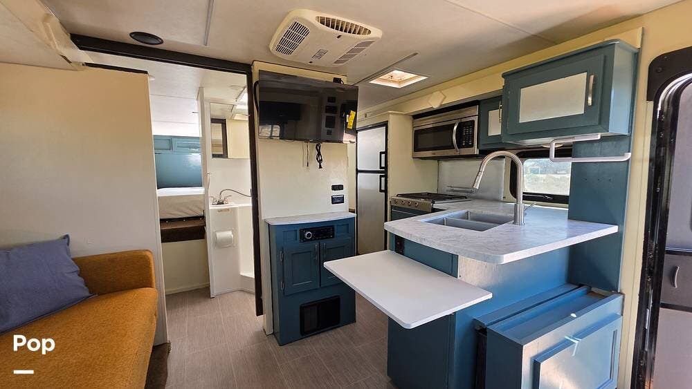 2020 Eagle Cap 1200 - Used Truck Camper For Sale by Pop RVs in Rio Rancho, New Mexico features Generator, Air Conditioning, Slideout